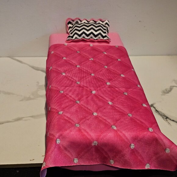 Barbie Dreamhouse Dollhouse Furniture Bundle (FFY84, 2015) - Picture 8 of 10